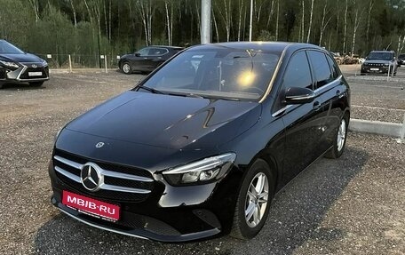 Mercedes-Benz B-Класс, 2019 год, 2 200 000 рублей, 1 фотография