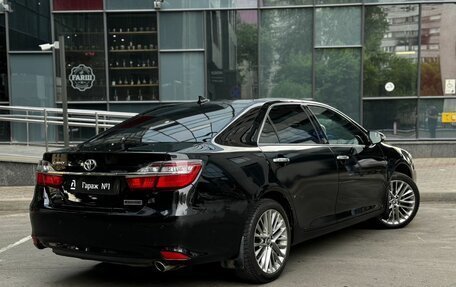 Toyota Camry, 2018 год, 1 775 000 рублей, 6 фотография
