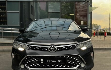 Toyota Camry, 2018 год, 1 775 000 рублей, 2 фотография