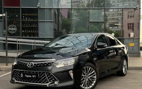 Toyota Camry, 2018 год, 1 775 000 рублей, 3 фотография