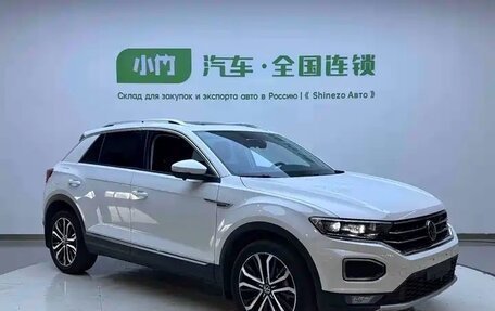 Volkswagen T-Roc I, 2022 год, 1 825 000 рублей, 3 фотография