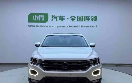 Volkswagen T-Roc I, 2022 год, 1 825 000 рублей, 2 фотография