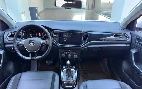 Volkswagen T-Roc I, 2022 год, 1 825 000 рублей, 11 фотография