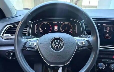 Volkswagen T-Roc I, 2022 год, 1 825 000 рублей, 12 фотография