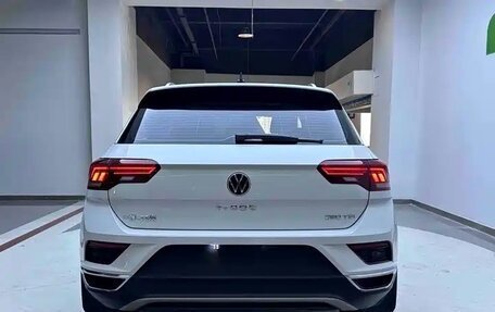 Volkswagen T-Roc I, 2022 год, 1 739 000 рублей, 6 фотография