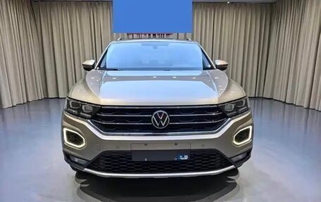 Volkswagen T-Roc I, 2022 год, 1 791 000 рублей, 2 фотография