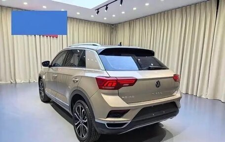 Volkswagen T-Roc I, 2022 год, 1 791 000 рублей, 6 фотография