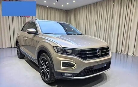 Volkswagen T-Roc I, 2022 год, 1 791 000 рублей, 3 фотография