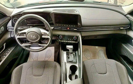 Hyundai Elantra, 2022 год, 1 999 000 рублей, 10 фотография