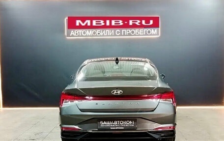 Hyundai Elantra, 2022 год, 1 999 000 рублей, 5 фотография