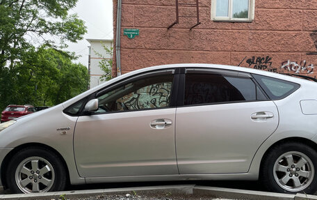 Toyota Prius, 2010 год, 690 000 рублей, 2 фотография