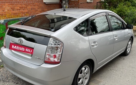 Toyota Prius, 2010 год, 690 000 рублей, 4 фотография