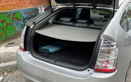 Toyota Prius, 2010 год, 690 000 рублей, 10 фотография