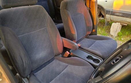Honda Stream I рестайлинг, 2002 год, 350 000 рублей, 5 фотография