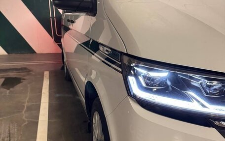 Volkswagen Multivan T6 рестайлинг, 2021 год, 7 350 000 рублей, 4 фотография