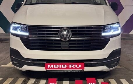 Volkswagen Multivan T6 рестайлинг, 2021 год, 7 350 000 рублей, 3 фотография