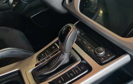 Geely Atlas I, 2018 год, 1 720 000 рублей, 18 фотография
