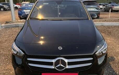 Mercedes-Benz B-Класс, 2019 год, 2 200 000 рублей, 4 фотография