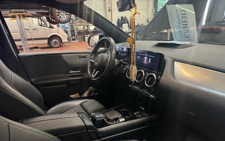 Mercedes-Benz B-Класс, 2019 год, 2 200 000 рублей, 15 фотография