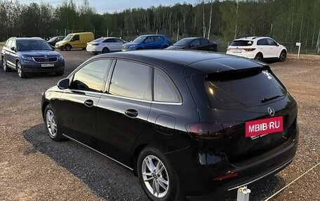 Mercedes-Benz B-Класс, 2019 год, 2 200 000 рублей, 11 фотография