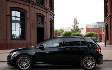 Volkswagen Golf GTI VII, 2018 год, 2 250 000 рублей, 2 фотография