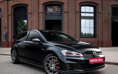 Volkswagen Golf GTI VII, 2018 год, 2 250 000 рублей, 10 фотография