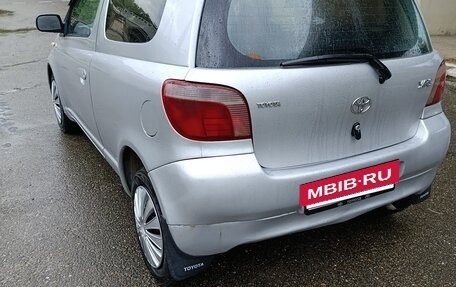 Toyota Yaris I рестайлинг, 2000 год, 230 000 рублей, 6 фотография