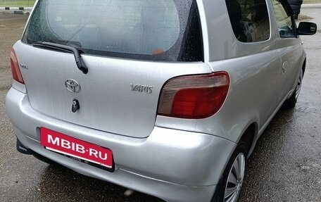 Toyota Yaris I рестайлинг, 2000 год, 230 000 рублей, 4 фотография