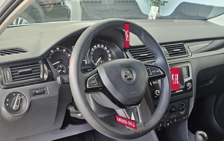 Skoda Rapid I, 2015 год, 949 000 рублей, 12 фотография