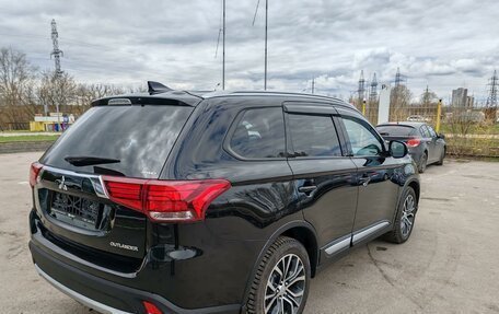 Mitsubishi Outlander III рестайлинг 3, 2017 год, 1 649 000 рублей, 2 фотография
