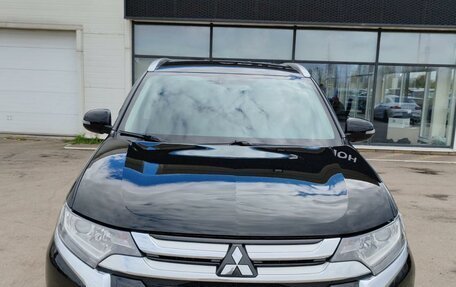 Mitsubishi Outlander III рестайлинг 3, 2017 год, 1 649 000 рублей, 5 фотография