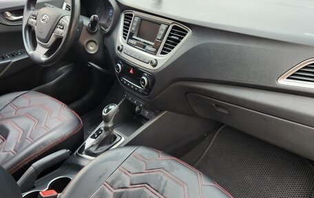 Hyundai Solaris II рестайлинг, 2019 год, 1 350 000 рублей, 13 фотография
