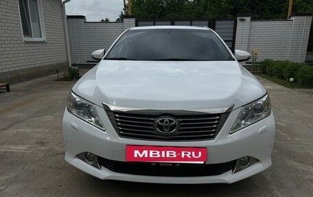 Toyota Camry, 2012 год, 1 740 000 рублей, 2 фотография