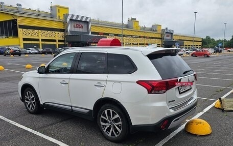 Mitsubishi Outlander III рестайлинг 3, 2019 год, 2 300 000 рублей, 3 фотография