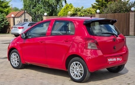 Toyota Yaris III рестайлинг, 2007 год, 400 000 рублей, 4 фотография
