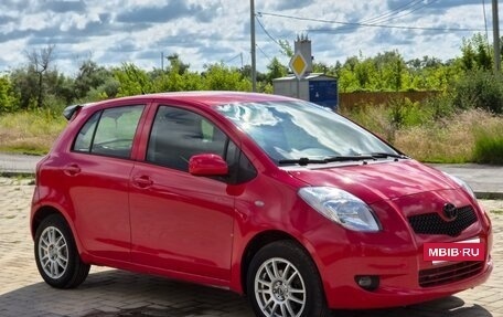 Toyota Yaris III рестайлинг, 2007 год, 400 000 рублей, 8 фотография