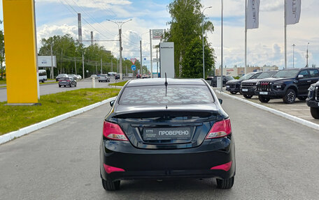 Hyundai Solaris II рестайлинг, 2015 год, 825 000 рублей, 6 фотография