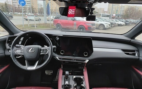 Lexus RX IV рестайлинг, 2022 год, 7 850 000 рублей, 14 фотография