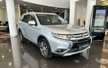 Mitsubishi Outlander III рестайлинг 3, 2018 год, 2 317 000 рублей, 3 фотография