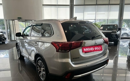 Mitsubishi Outlander III рестайлинг 3, 2018 год, 2 317 000 рублей, 7 фотография