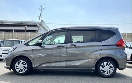 Honda Freed II, 2022 год, 1 070 000 рублей, 6 фотография