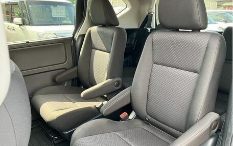 Honda Freed II, 2022 год, 1 070 000 рублей, 8 фотография