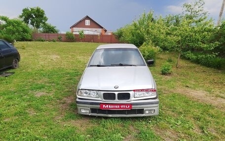 BMW 3 серия, 1998 год, 145 000 рублей, 1 фотография
