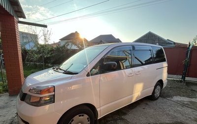 Toyota Voxy II, 2003 год, 930 000 рублей, 1 фотография