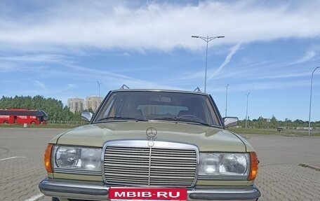 Mercedes-Benz W123, 1984 год, 505 000 рублей, 1 фотография