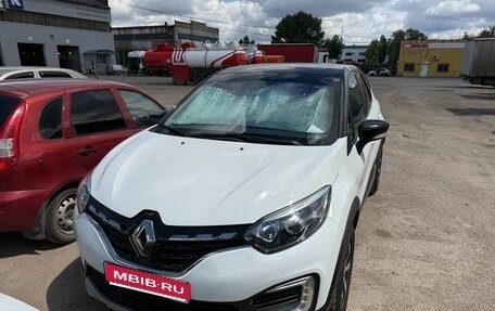 Renault Kaptur I рестайлинг, 2020 год, 1 650 000 рублей, 1 фотография