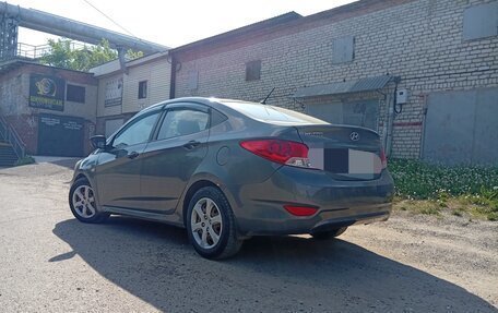 Hyundai Solaris II рестайлинг, 2012 год, 730 000 рублей, 2 фотография