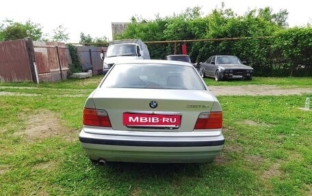 BMW 3 серия, 1998 год, 145 000 рублей, 2 фотография