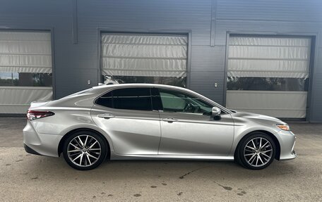 Toyota Camry, 2023 год, 3 899 000 рублей, 10 фотография