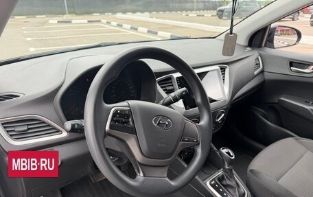 Hyundai Solaris II рестайлинг, 2017 год, 1 050 000 рублей, 10 фотография